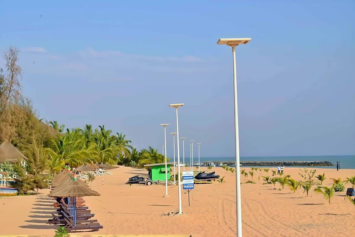 La plage de Saly au pied de la résidence